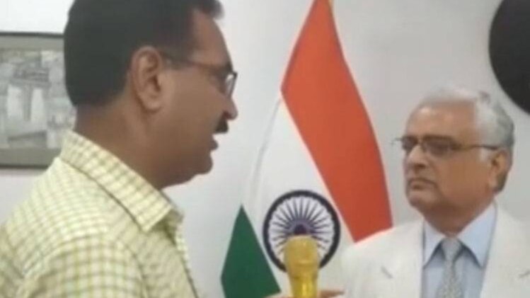 निर्वाचन आयोग नाराज