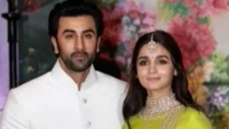 रणबीर के साथ घर से भागीं आलिया!