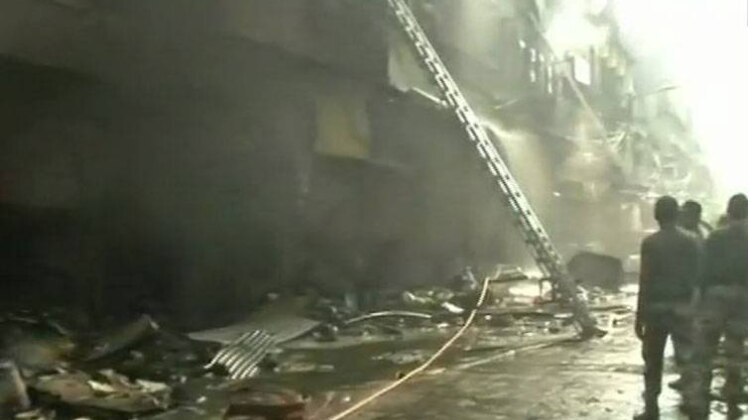 कोलकाता में आग लगी