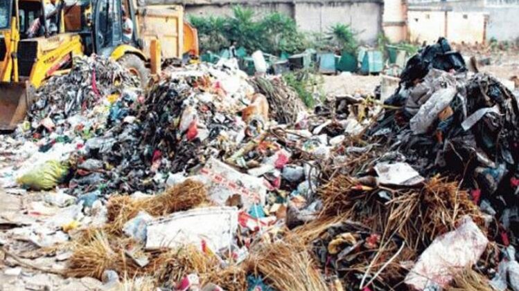 क्या सफाईकर्मियों की हड़ताल पर MCD राजनीति कर रही है?