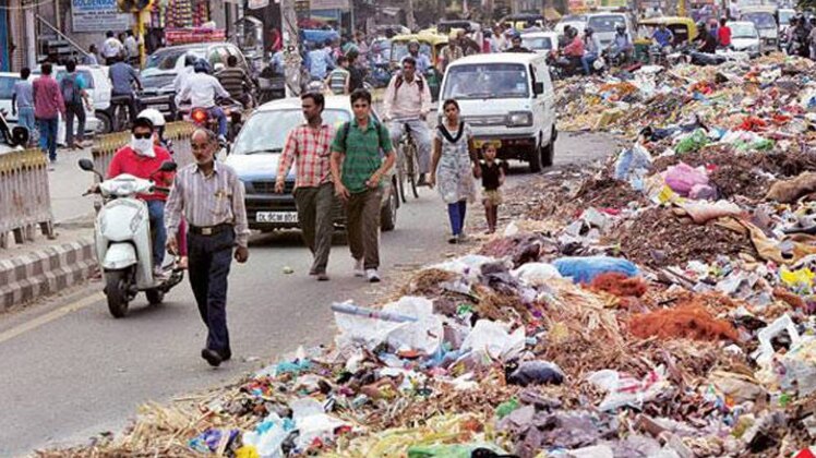 दिल्ली में सफाई कर्मचारी हड़ताल पर