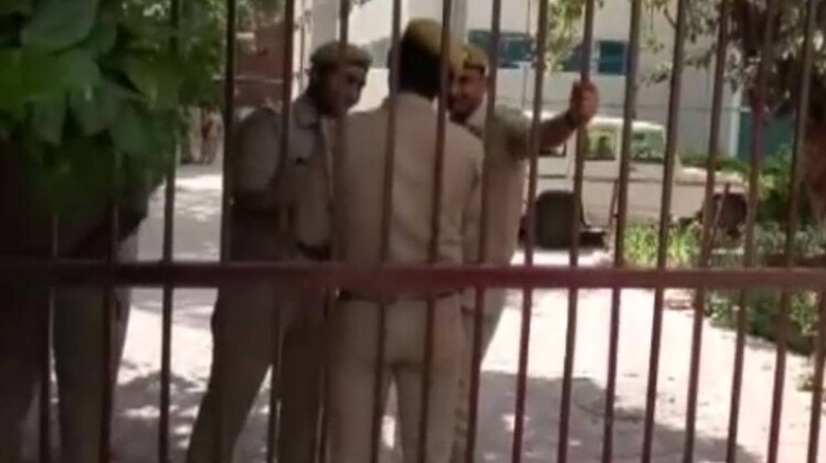 नोएडा में दो की हत्या