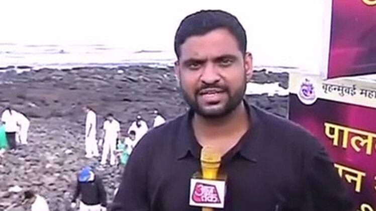 मुंबई में कोस्ट गार्ड टीम का सफाई अभियान