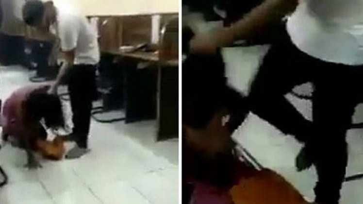 लड़की को पीटता रोहित