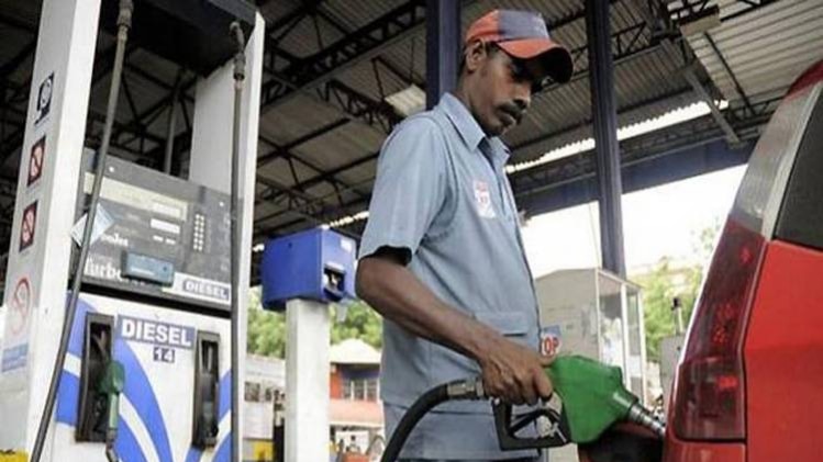 पेट्रोल-डीजल के दामों में फिर हुई बढ़ोतरी