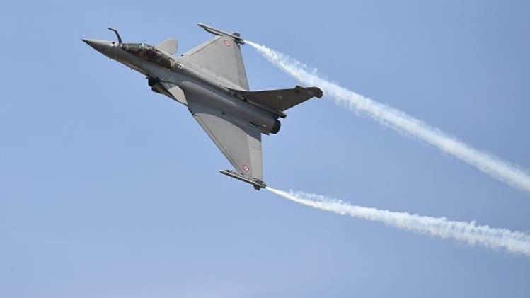 राफेल डील पर फ्रांस के पूर्व राष्ट्रपति के दावे पर सुलगी सियासत