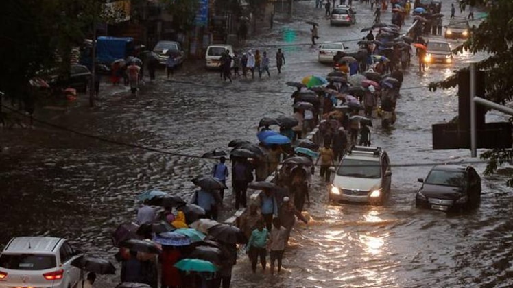 बारिश होते ही पानी में डूबी दिल्ली