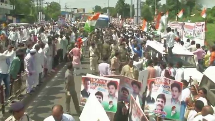 राहुल गांधी का रोड शो