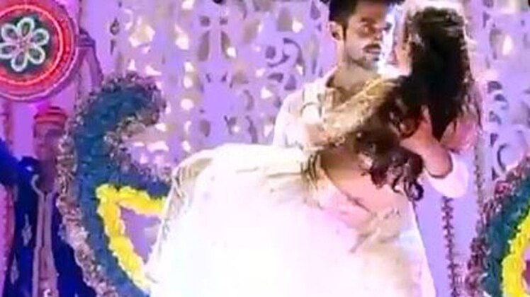 मीरा और विवान