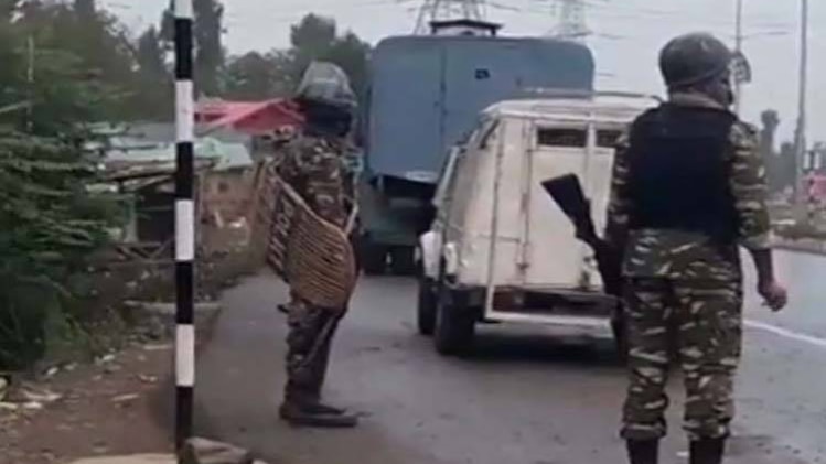 बड़ी खबरें: जम्मू-कश्मीर में सुरक्षाबलों ने 3 आतंकियों को किया ढेर