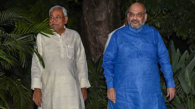 नीतीश कुमार और अमित शाह (फोटो-PTI)