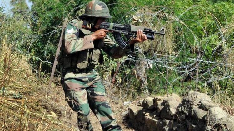 घाटी में सुरक्षाबल (फाइल फोटो- REUTERS)