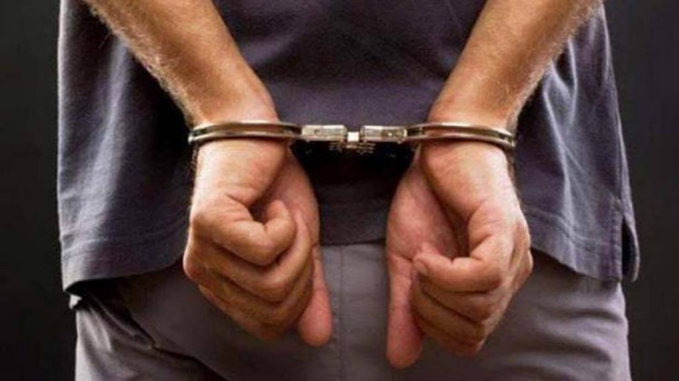 गांजा बेचते गिरफ्तार