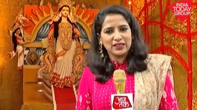 हल्दी की गांठ और पाउडर से बना दुर्गा पूजा का पंडाल