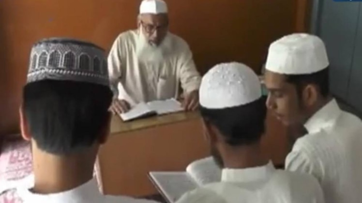 यूपी में 4 हज़ार उर्दू शिक्षकों की भर्ती नही होगी