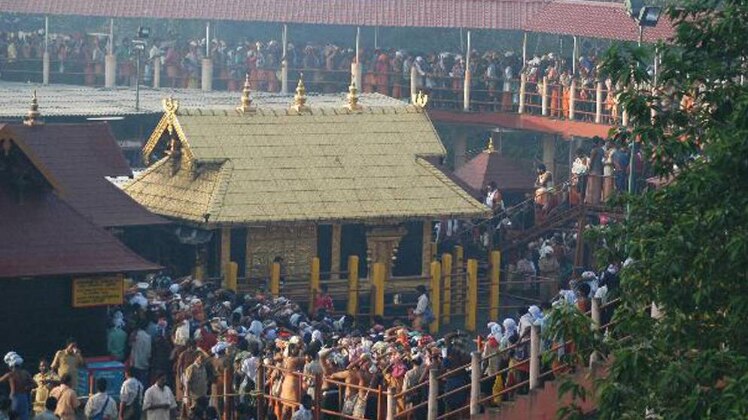 सबरीमाला मंदिर में महिलाओं के प्रवेश का विरोध