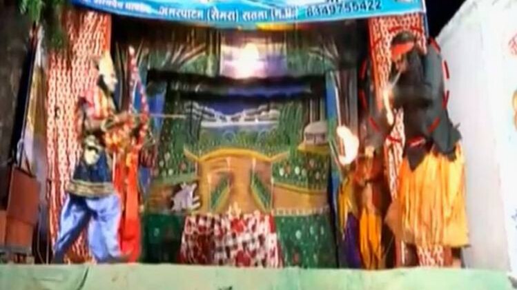 रामलीला में हादसा, आग की चपेट में 'ताड़का'