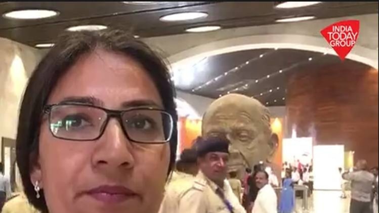 स्‍टैच्‍यू ऑफ यूनिटी से आजतक संवाददाता