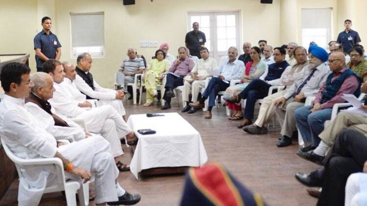 राहुल गांधी ने की पूर्व सैनिकों से मुलाकात