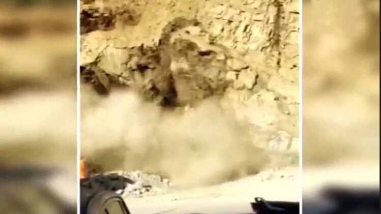 हिमाचल प्रदेश में दरके पहाड़