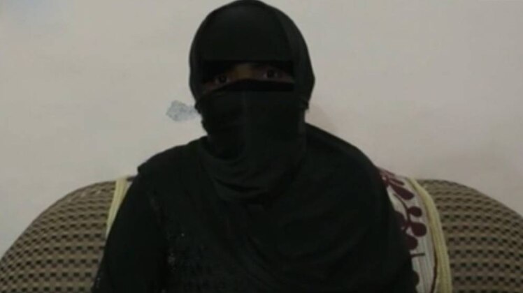 ट्रिपल तलाक की शिकार महिला