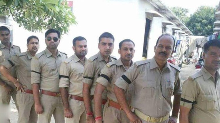 यूपी पुलिस का विरोध प्रदर्शन