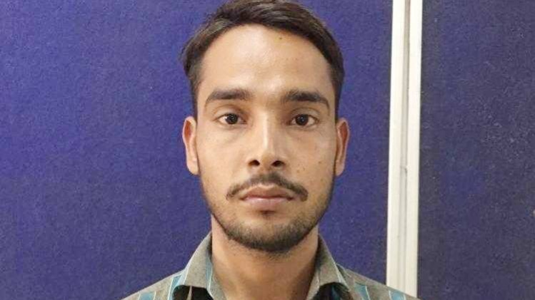 पुलिस ने आरोपी के ख‍िलाफ मामला दर्ज कर लिया है