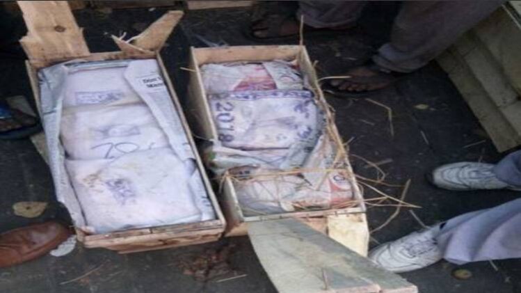 सेब की पेटियों में भरी थी हेरोइन, पुलिस ने की जब्त