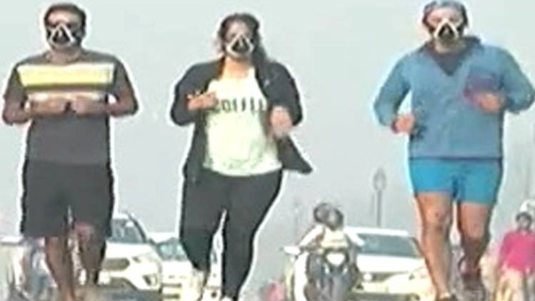 धुएं में डूबी द‍िल्‍ली (वीडियो ग्रैब)