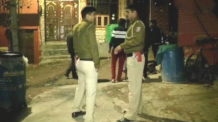 दिल्ली नॉनस्टॉप 100