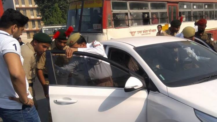 गाजियाबाद पुलिस- प्रतीकात्मक तस्वीर (Twitter/@ghaziabadpolice)