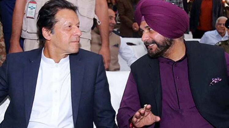 इमरान खान और नवजोत सिंह सिद्धू (ट्विटर फोटो-@PTIofficial)