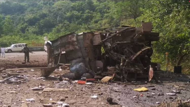 छत्तीसगढ़ में फिर नक्सली हमला, 1 जवान समेत 5 की मौत