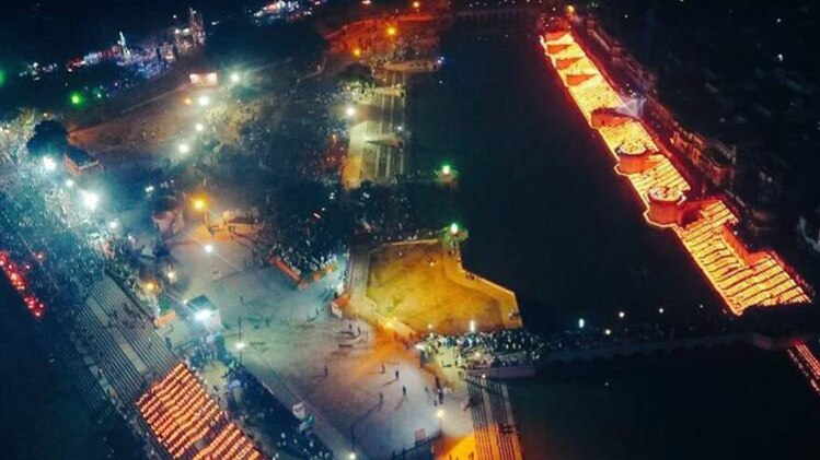 अयोध्या में दिवाली का एरियल व्यू(साभार- ट्विटर)