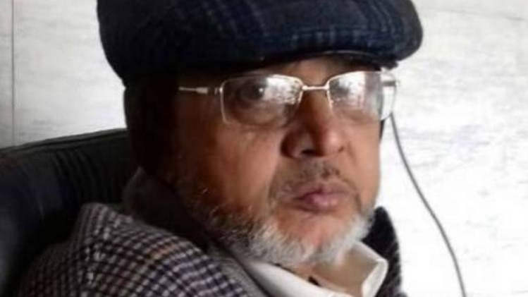 बुजुर्ग डॉक्टर अपनी बेटी के साथ रहते थे.