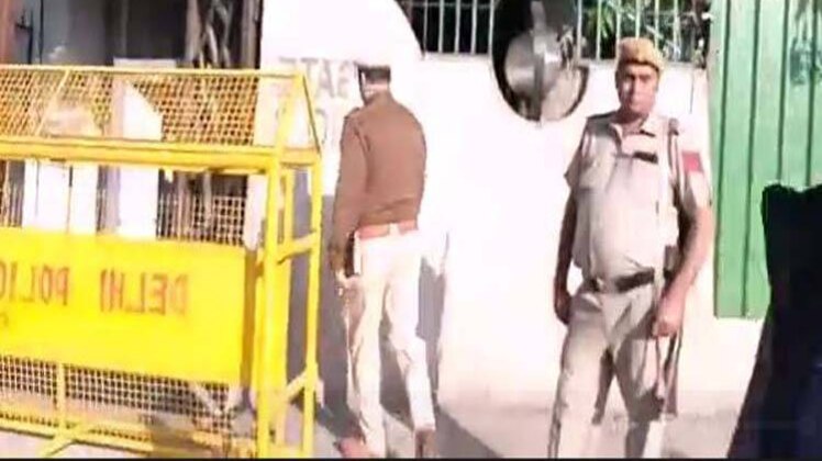 हेड कांस्टेबल ने दिल्ली सचिवालय में की खुदकुशी