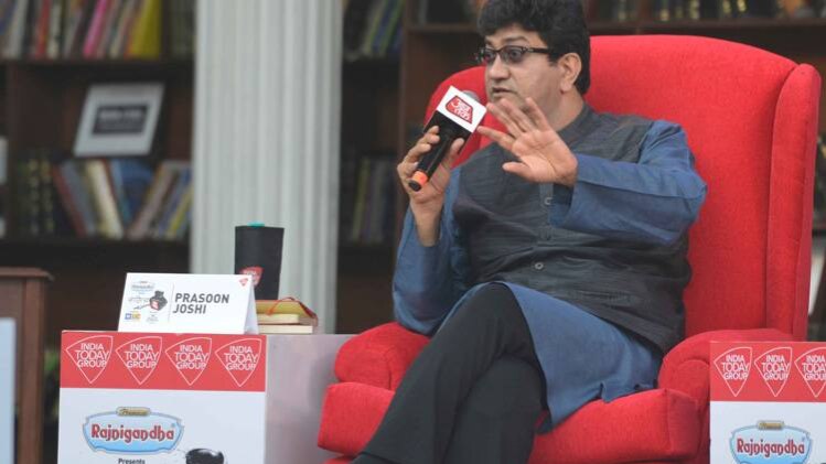 साहित्य आजतक में प्रसून जोशी