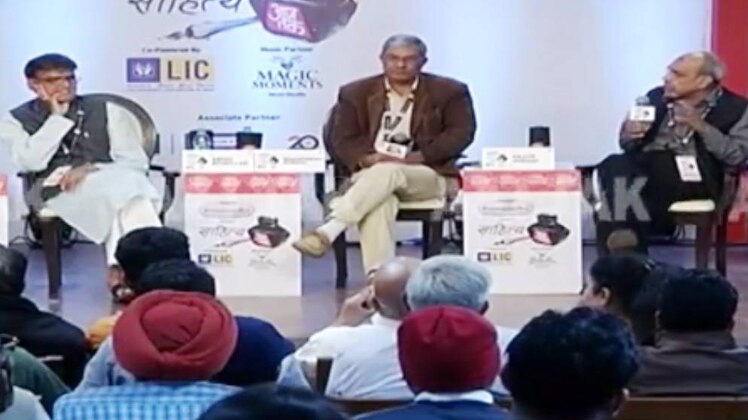 साहित्य आजतक के मंच पर अब्दुल्लाह बिस्मिल्लाह, भगवानदास मोरवाल, अंजुम उस्मानी