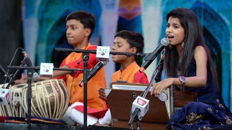 साहित्य आजतक में मैथिली ठाकुर