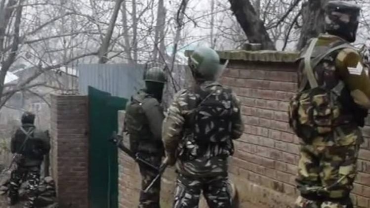 मुठभेड़ की तस्वीर (फोटो-ANI)