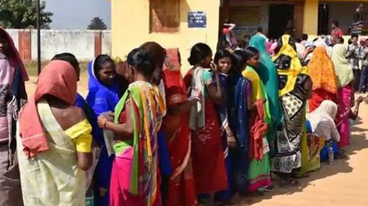 छत्तीसगढ़ में वोटिंग जारी (फोटो- इंडिया टुडे)
