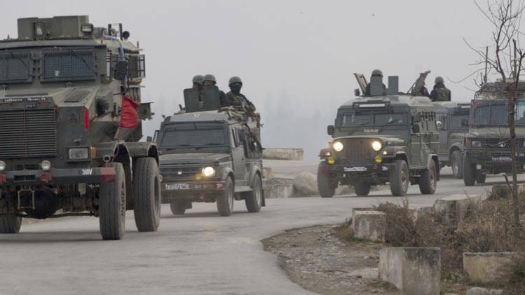 टॉप न्यूज: पुलवामा मुठभेड़ में 3 आतंकी ढेर, 1 जवान शहीद