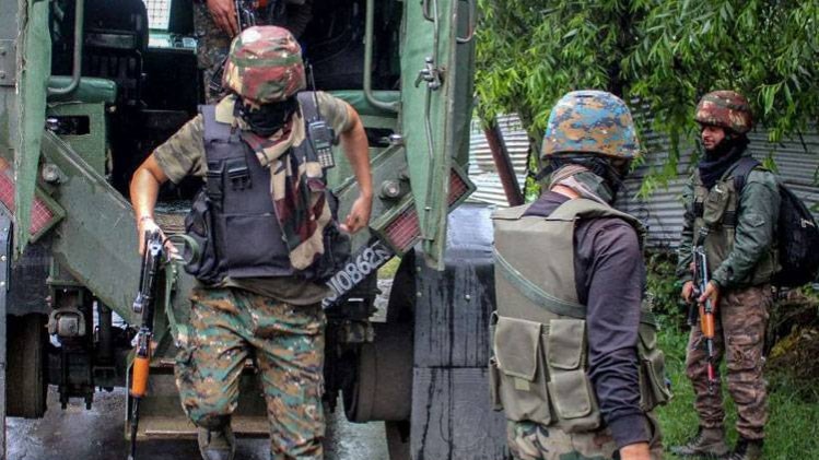 दंगल: पत्थरबाजों को क्यों ना मानें आतंकी?