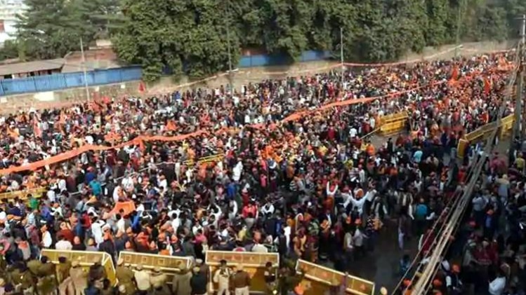 द‍िल्‍ली के रामलीला मैदान में धर्मसभा (Photo:Twitter)