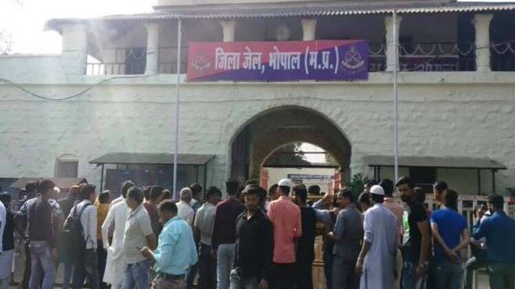 मध्य प्रदेश में EVM की रक्षा में 'चुनावी सुरक्षा'