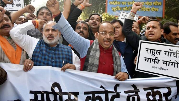 केंद्रीय मंत्री विजय गोयल के नेतृत्व में बीजेपी को प्रदर्शन(फोटो- Piyush goyal, Twitter)