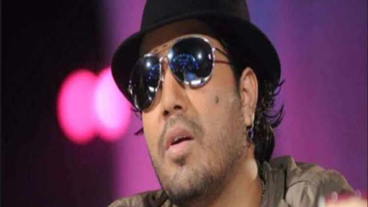 खबरदार: हिरासत में लिए गए सिंगर मीका सिंह