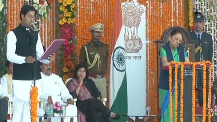 कमलनाथ के विधायकों ने ली मंत्री पद की शपथ