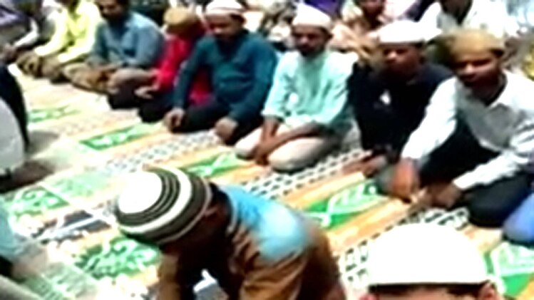 नोएडा पार्क में नमाज को लेकर हुए विवाद