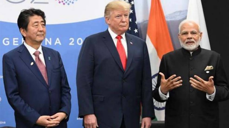 पीएम मोदी, शिंजो आबे और ट्रंप (तस्वीर- ट्विटर)